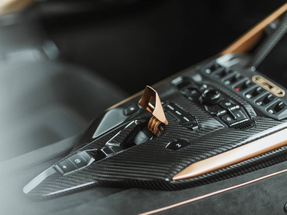 Image 41/68 of Lamborghini Sián FKP 37 (2021)