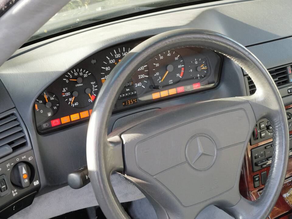 Image 12/18 de Mercedes-Benz 300 SL (1993)