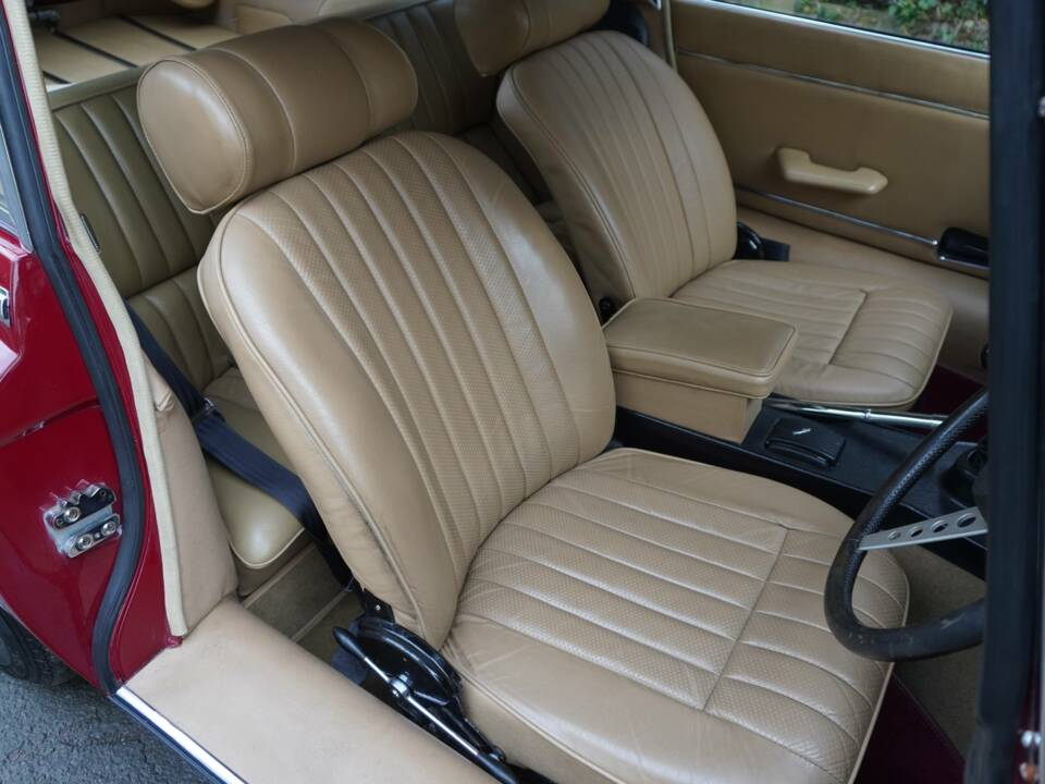 Image 10/19 of Jaguar Type E V12 (2+2) (1971)