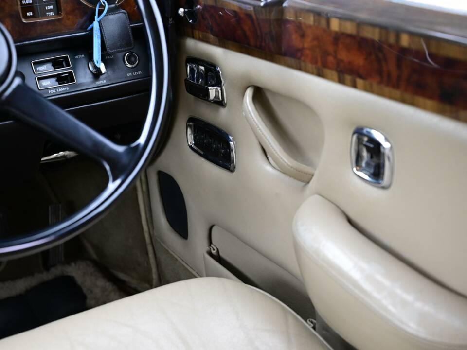 Bild 37/50 von Rolls-Royce Silver Shadow II Jubilee (1980)