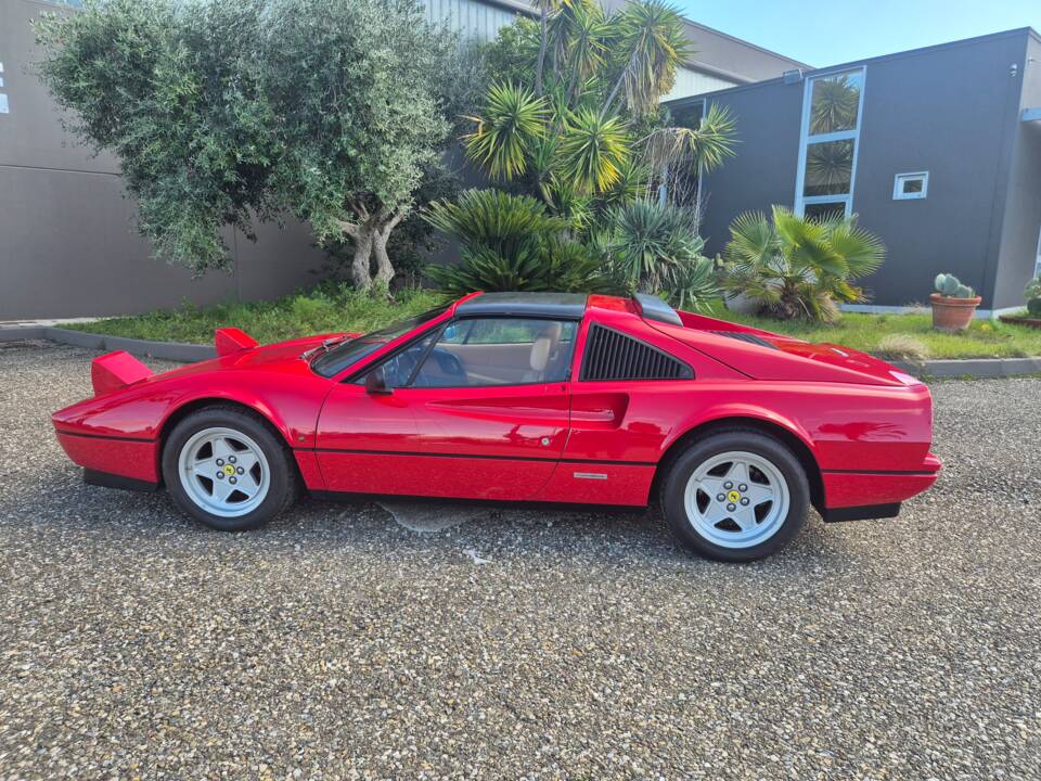 Afbeelding 2/15 van Ferrari 328 GTS (1986)