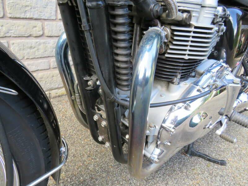 Image 18/39 of Triumph Bonneville T100 (2005)