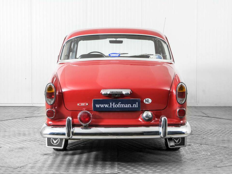 Image 13/50 of Volvo P 123 GT (1968)