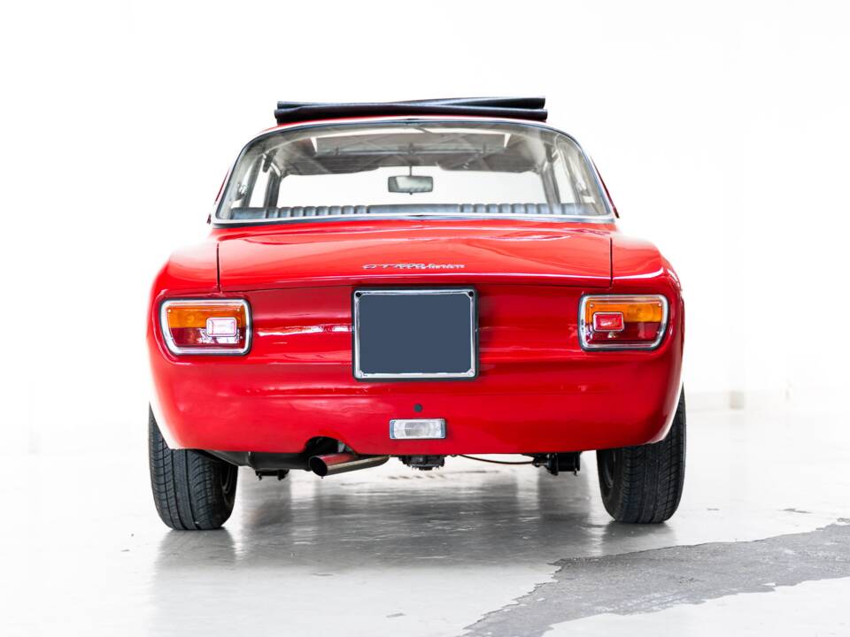 Bild 5/32 von Alfa Romeo Giulia 1600 GT Junior (1972)