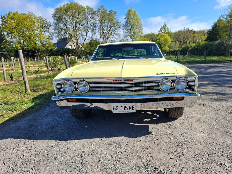 Image 2/13 of Chevrolet Chevelle Malibu Coupe (1967)
