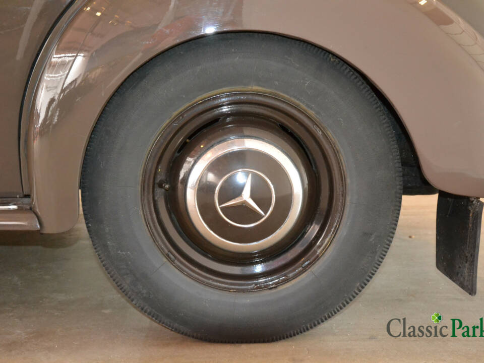 Image 28/41 de Mercedes-Benz 170 S-V (1953)