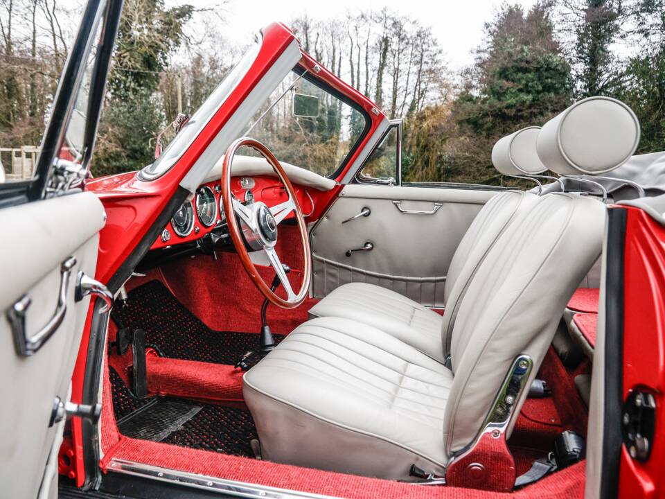 Image 33/40 de Porsche 356 B 1600 Super 90 (1961)