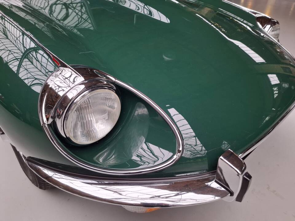 Image 10/29 de Jaguar Type E V12 (1975)