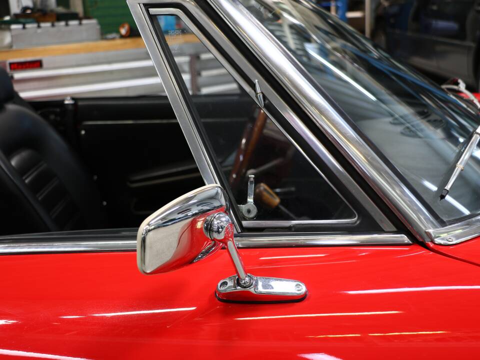 Afbeelding 9/37 van Alfa Romeo 2000 Spider Veloce (1979)