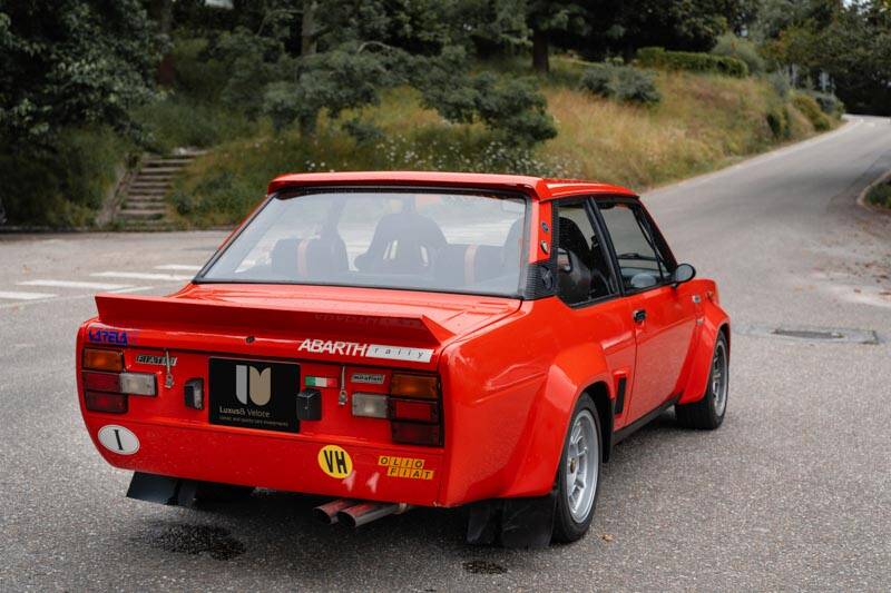 Image 3/72 de FIAT 131 Abarth Rally (1976)