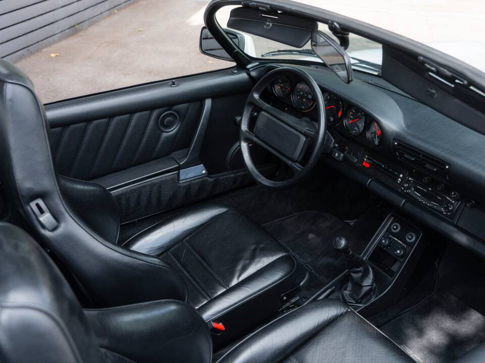 Image 32/68 of Porsche 911 Speedster 3.2 (1989)