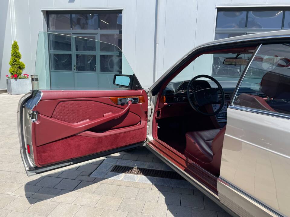 Bild 14/48 von Mercedes-Benz 500 SEC (1985)