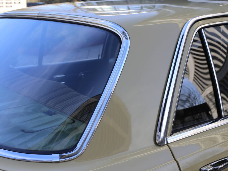 Bild 16/76 von Mercedes-Benz 280 SE (1977)