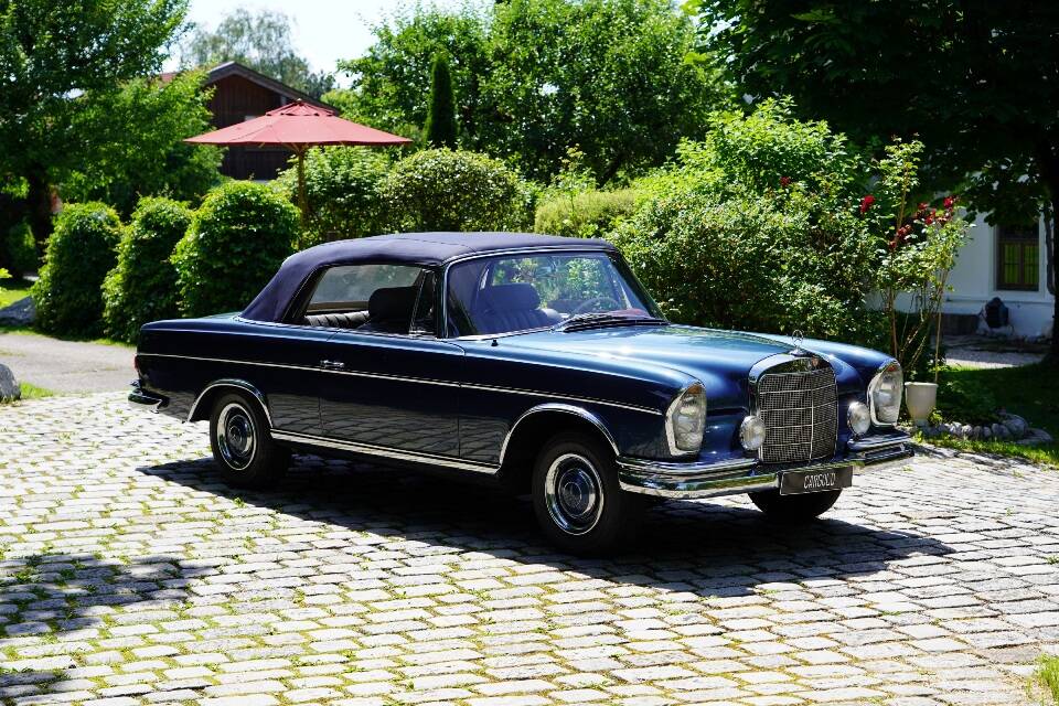 Image 6/13 of Mercedes-Benz 300 SE (1967)