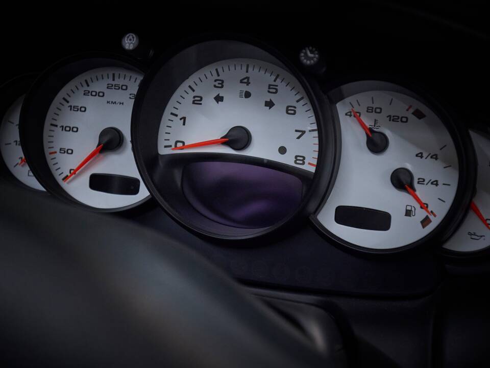 Bild 83/100 von Porsche 911 Carrera 4S (2004)