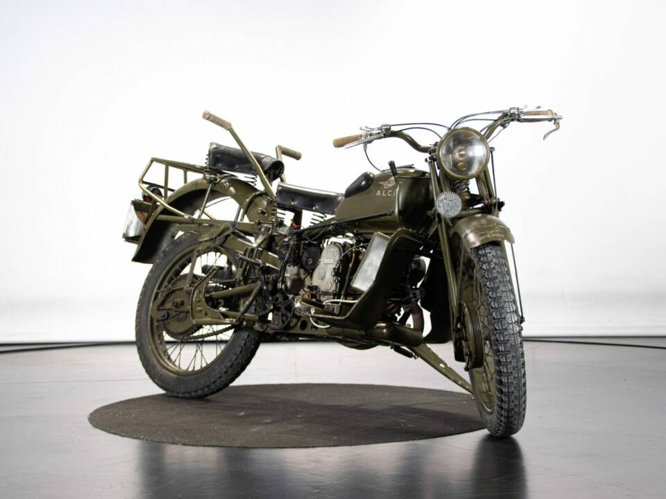Bild 7/50 von Moto Guzzi DUMMY (1943)
