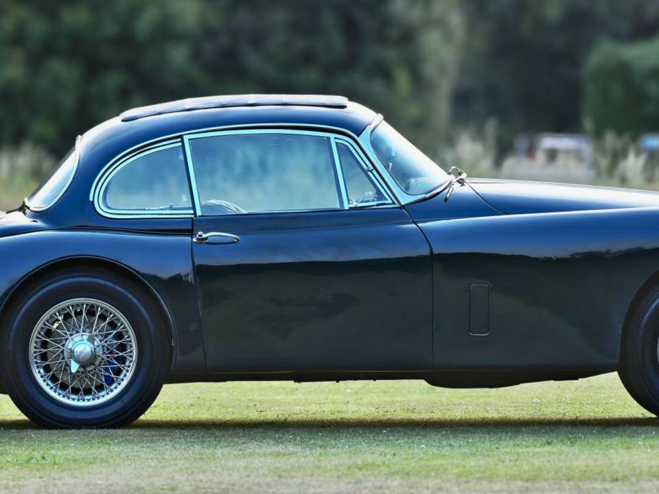 Image 8/50 of Jaguar XK 150 FHC (1960)