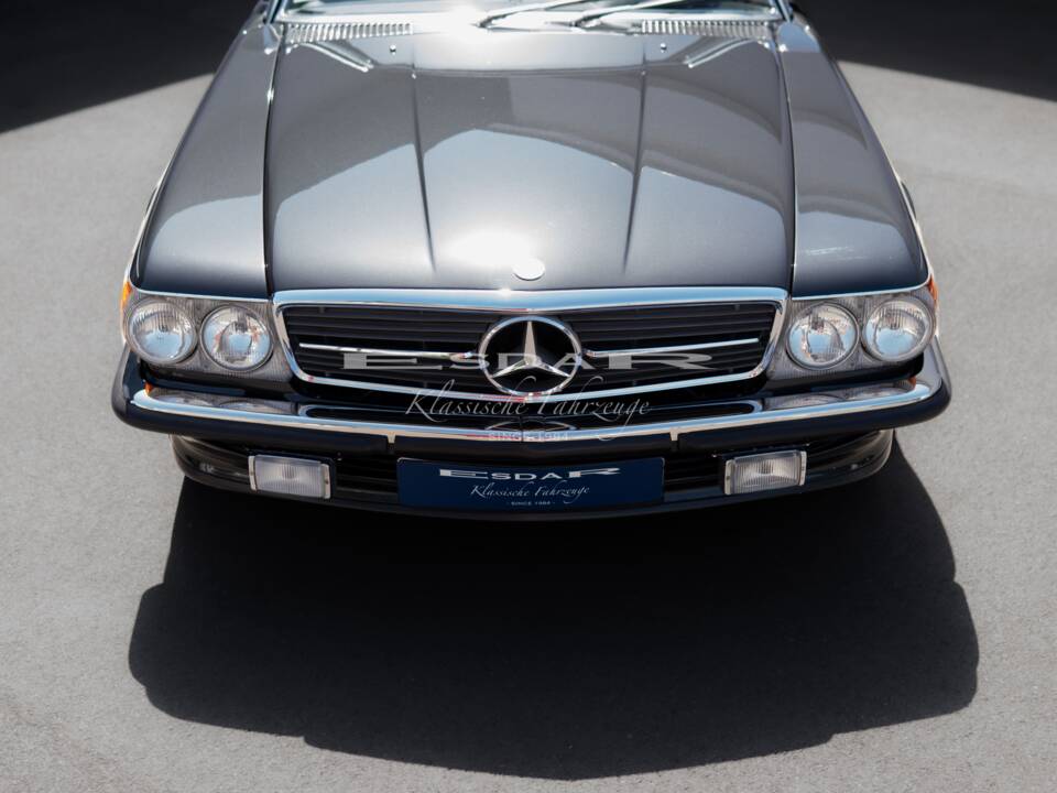 Image 13/29 of Mercedes-Benz 560 SL (1987)