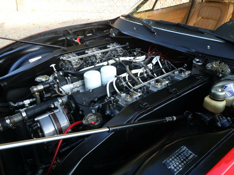 Imagen 39/50 de Ferrari 365 GTC/4 (1972)