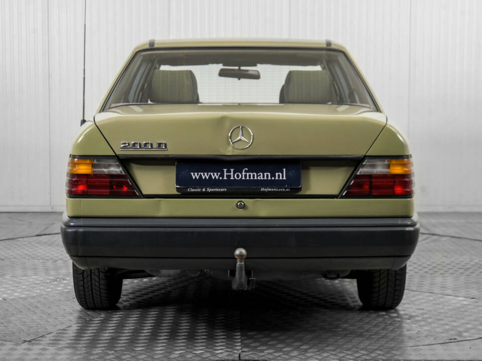 Image 13/50 de Mercedes-Benz 200 D (1986)