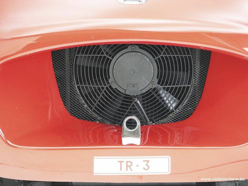 Image 14/15 of Triumph TR 3 (1957)