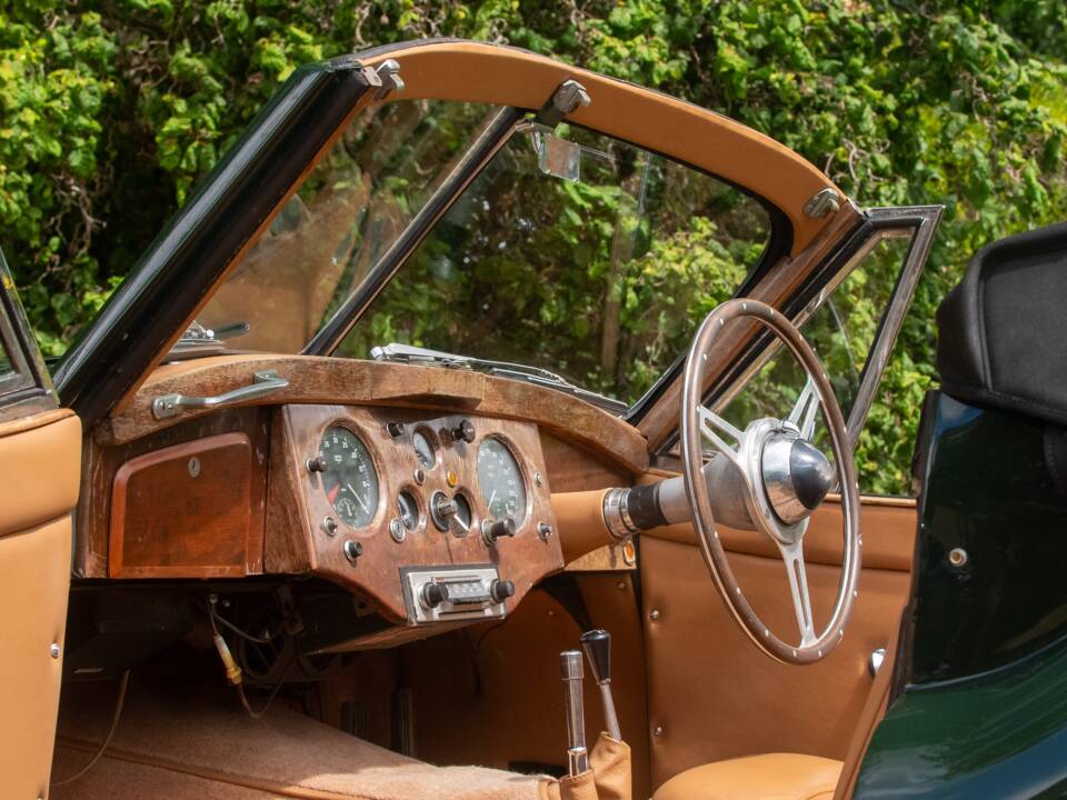 Bild 40/50 von Jaguar XK 120 DHC (1954)