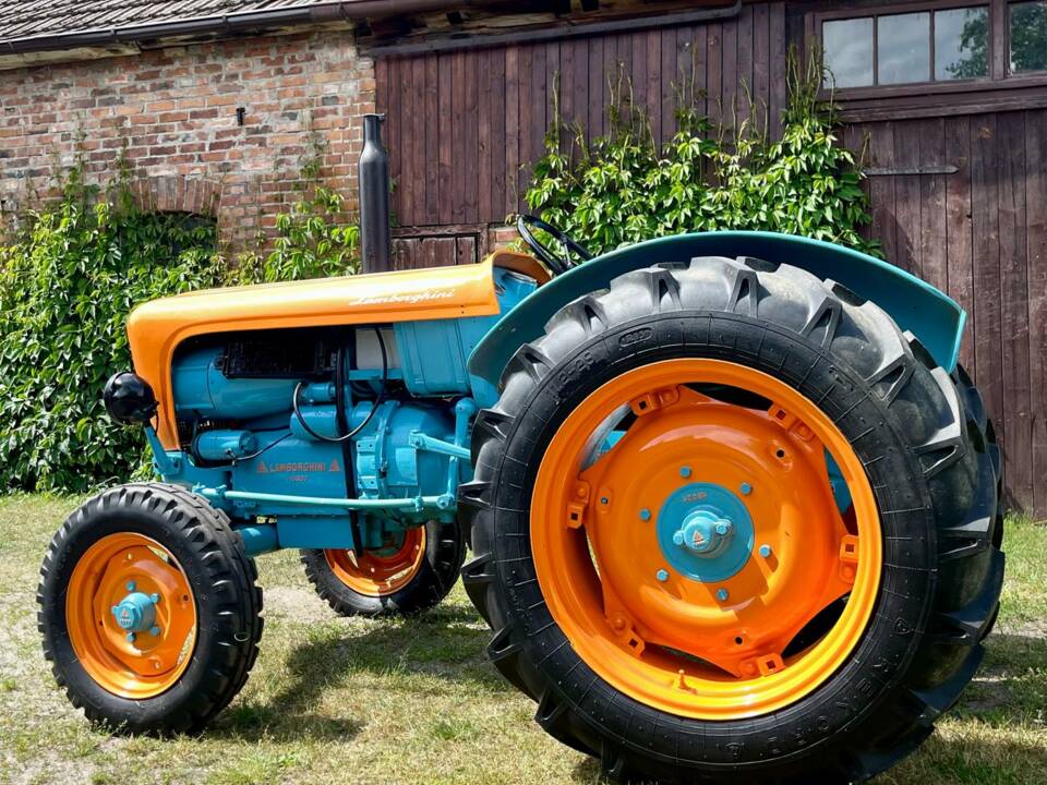 Image 27/52 of Lamborghini 2R (1965)