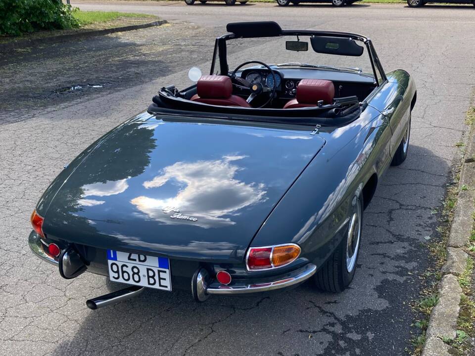 Immagine 6/9 di Alfa Romeo 1750 Spider (1970)