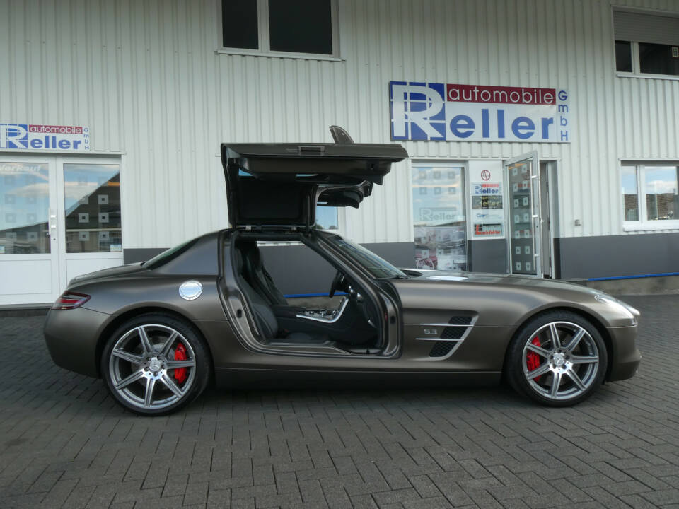 Image 8/15 of Mercedes-Benz SLS AMG (2012)