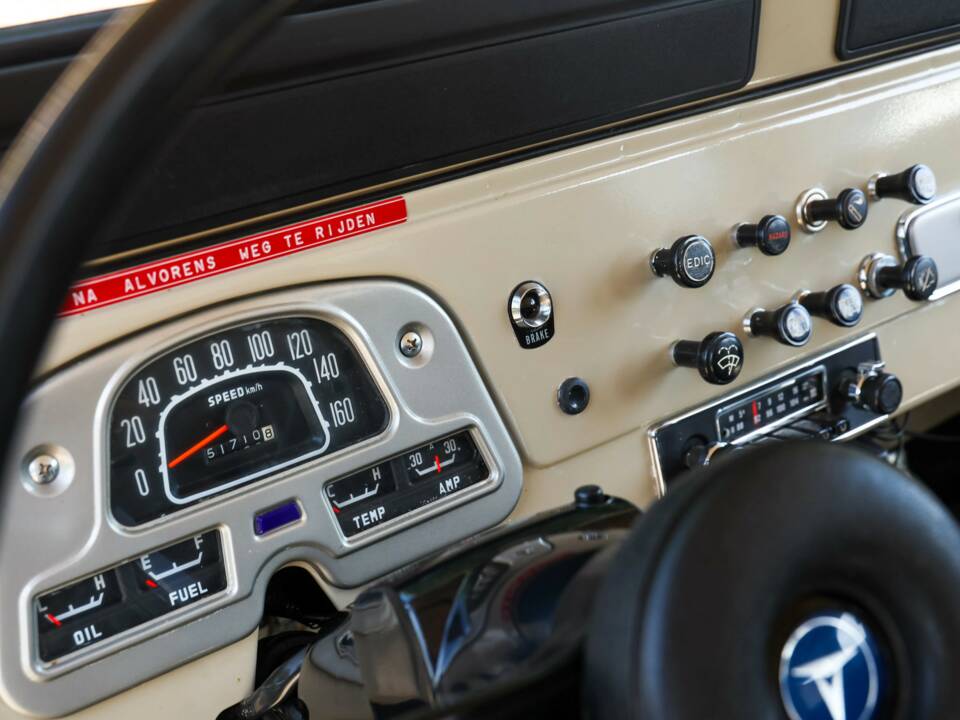 Bild 10/50 von Toyota Land Cruiser BJ 40 (1977)