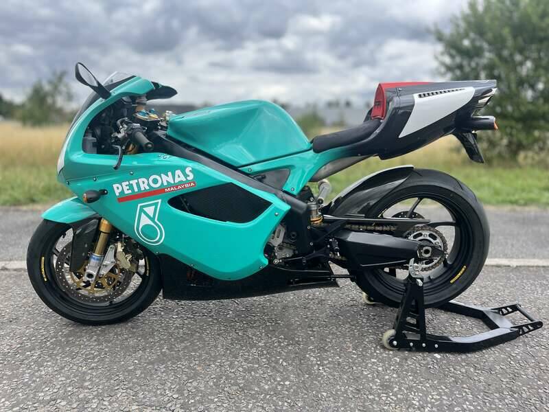 Bild 2/35 von Petronas DUMMY (2003)