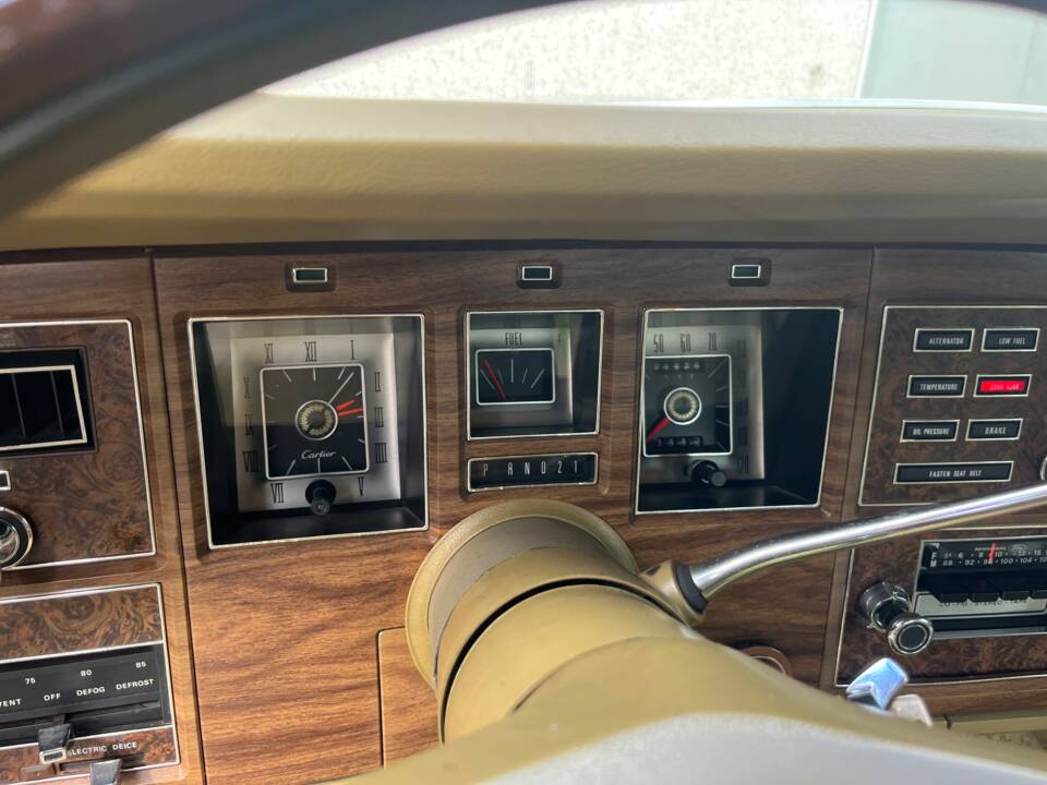 Afbeelding 19/24 van Lincoln Continental Mark IV (1974)