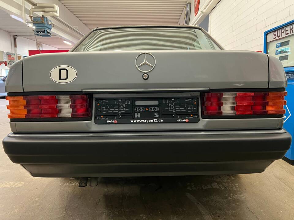 Image 19/22 of Mercedes-Benz 190 E 2.3 (1992)