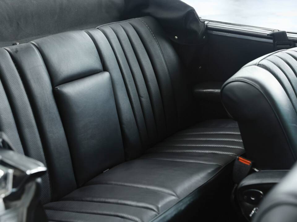 Image 33/48 of Mercedes-Benz 280 SE (1969)