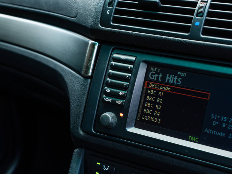 Image 31/56 of BMW M5 (2000)