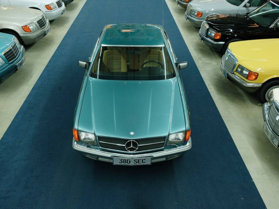 Bild 2/50 von Mercedes-Benz 380 SEC (1983)