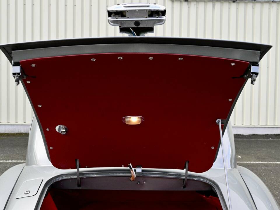 Bild 22/50 von Jaguar XK 140 FHC (1954)