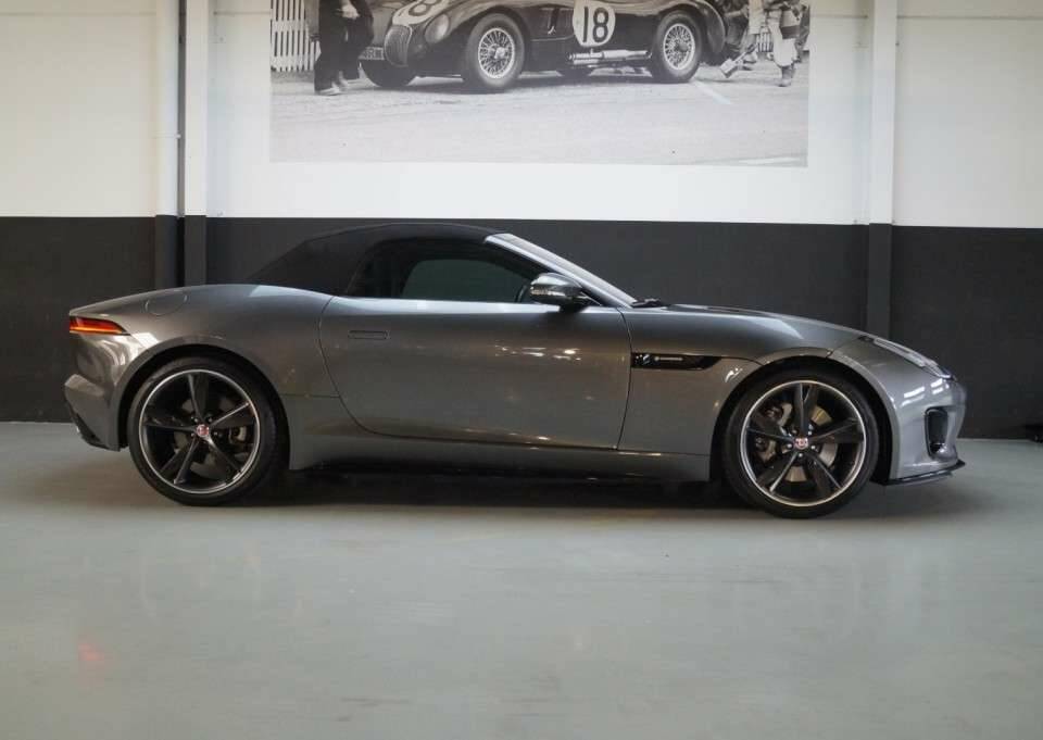 Image 3/50 of Jaguar F-Type (2019)
