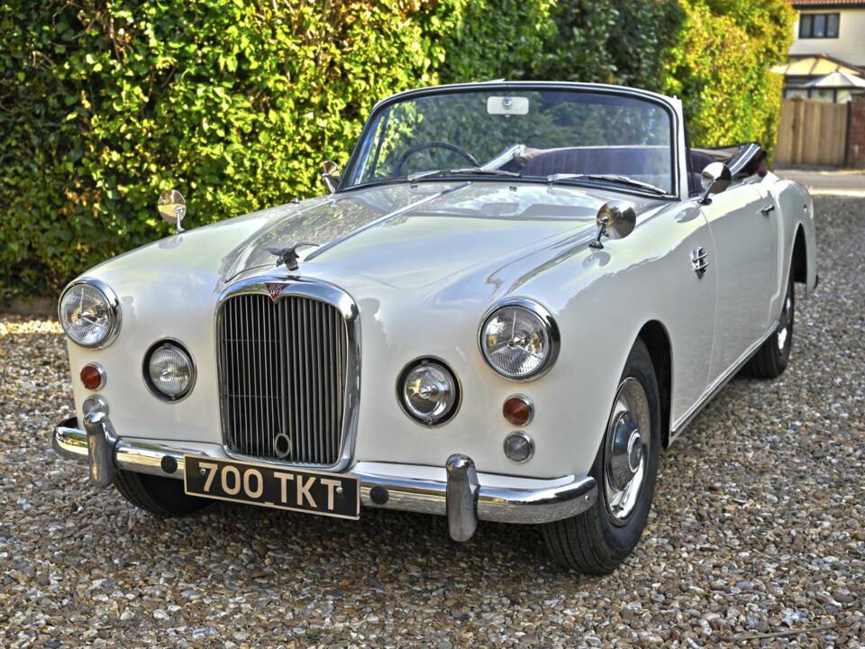 Image 4/38 of Alvis TD 21 (1962)