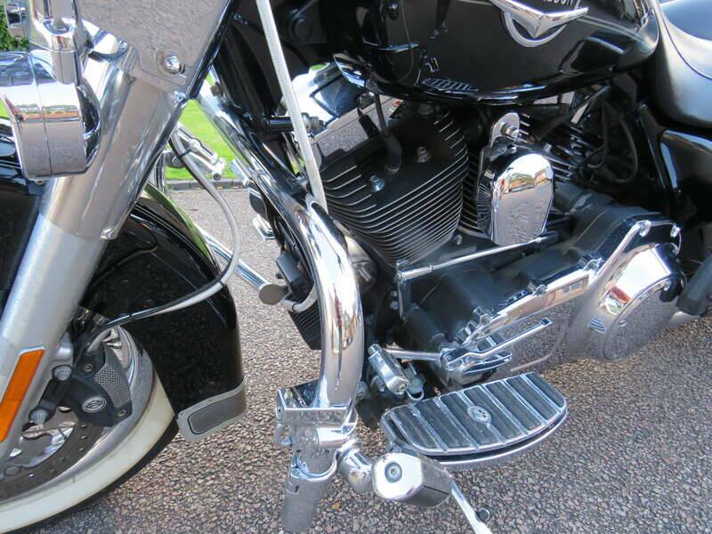 Image 22/43 of Harley-Davidson FLHR Road King (2009)