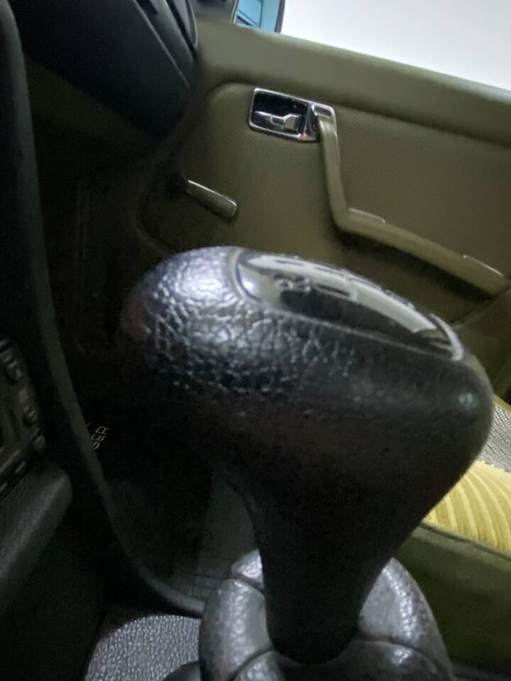 Bild 37/71 von Mercedes-Benz 250 (1979)