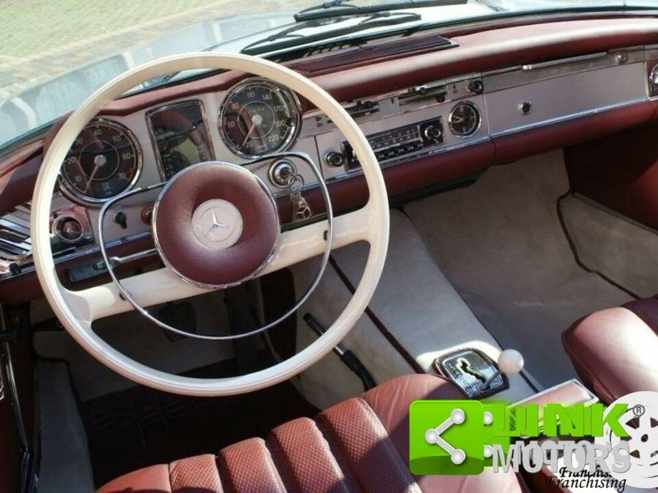 Image 8/10 de Mercedes-Benz 230 SL (1967)
