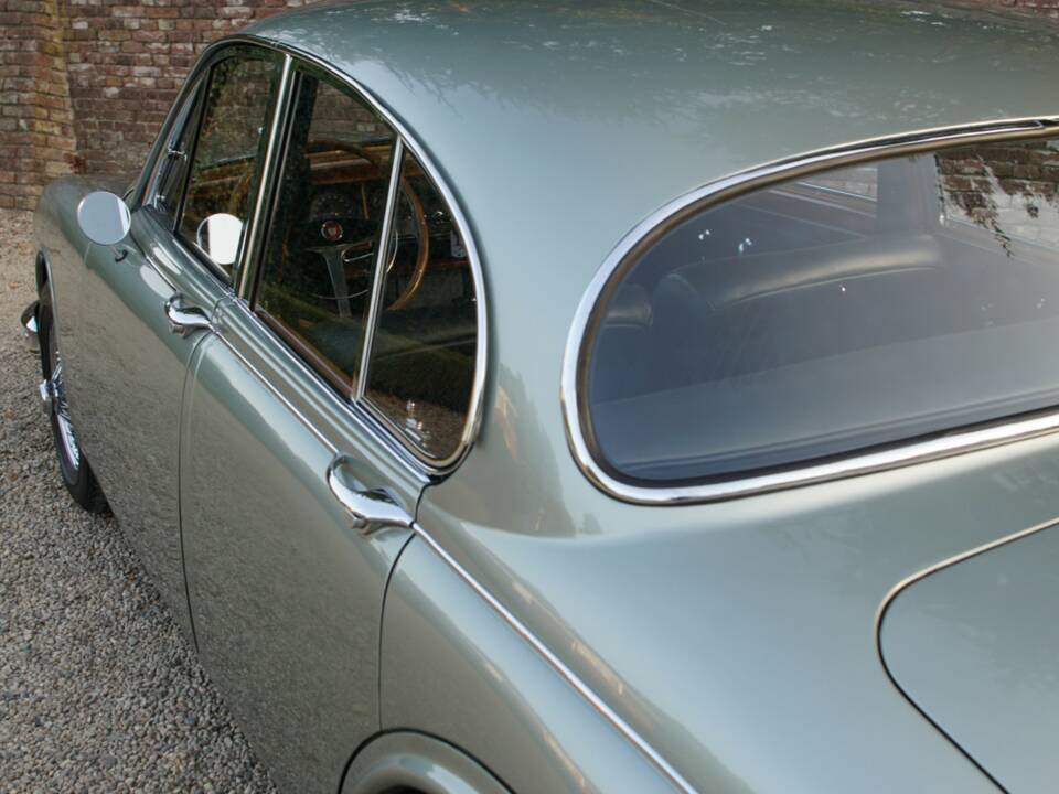 Bild 49/50 von Jaguar Mk II 3.4 (1964)