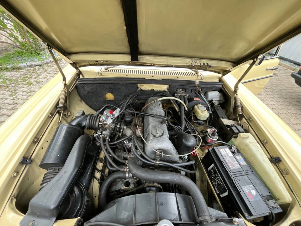 Immagine 21/32 di Mercedes-Benz 200 (1974)