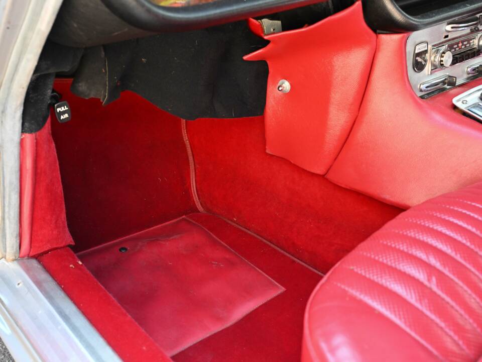 Image 32/50 of Jaguar XJ 6 4.2 (1971)