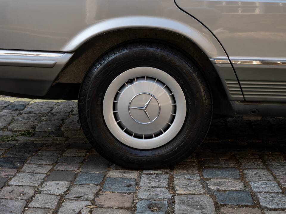 Bild 21/50 von Mercedes-Benz 500 SEL (1984)