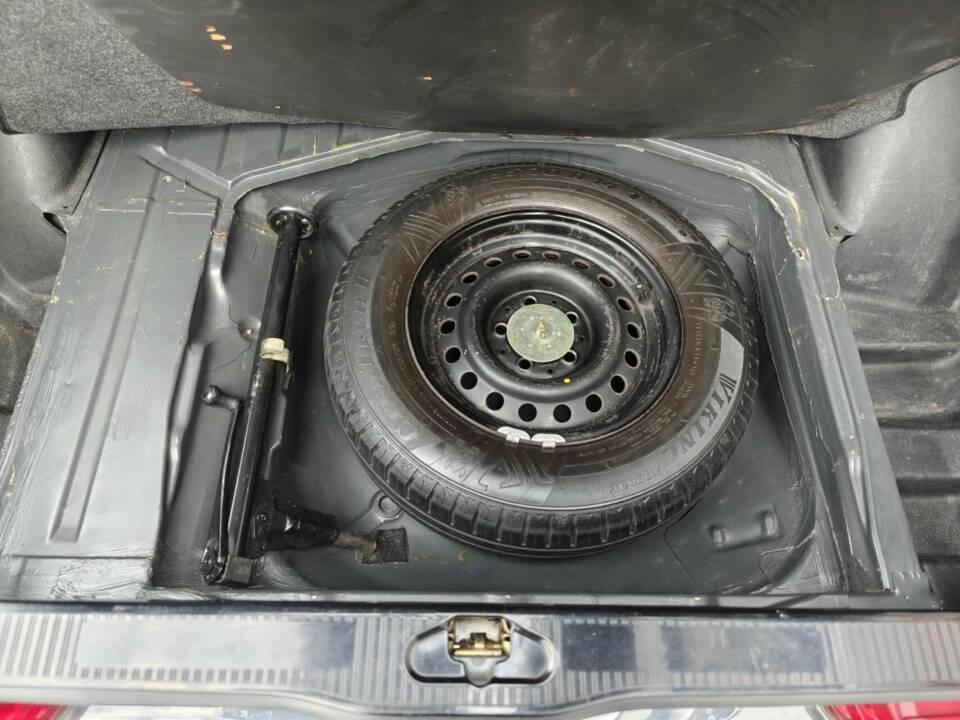 Immagine 38/50 di Mercedes-Benz 230 CE (1982)