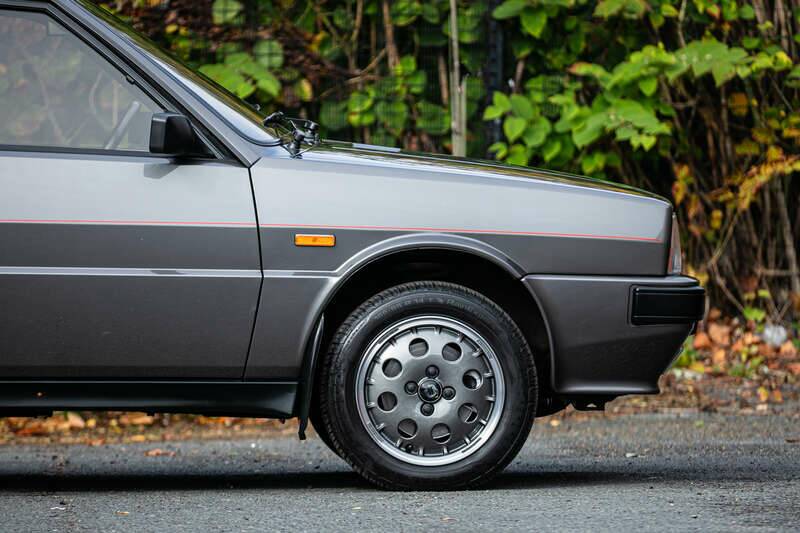 Imagen 35/50 de Lancia Delta 1.6 HF (1989)