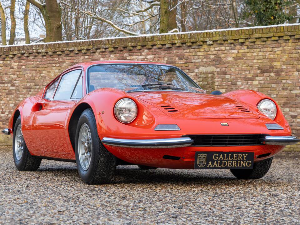 Image 26/50 de Ferrari Dino 246 GT (1970)