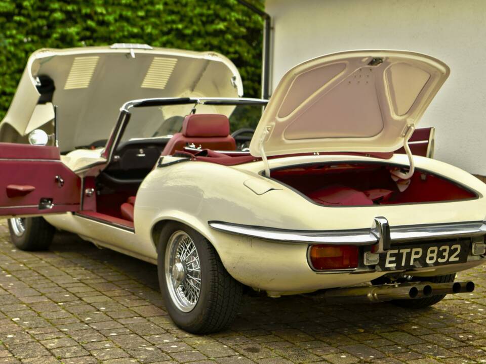 Imagen 25/50 de Jaguar E-Type V12 (1974)